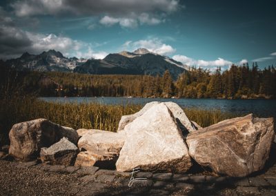 góry natura widok tatry niebo chmury staw woda