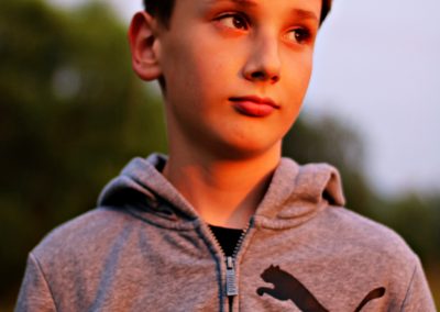 sesja portret fotografia portretowa fotografia nowy sącz zachód słońca promienie