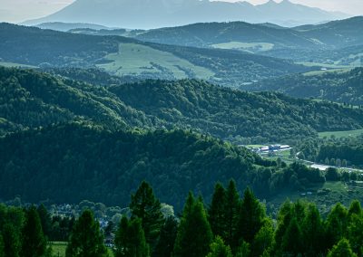 góry tatry malnik wieża widokowa lasy niebo chmury